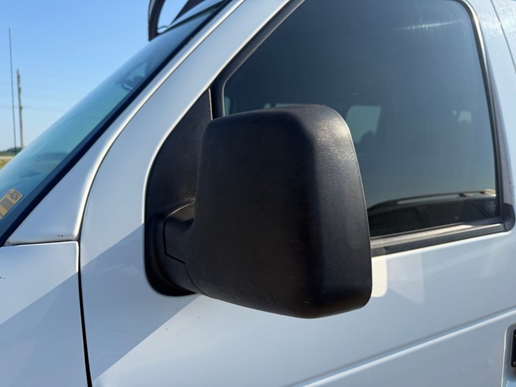 2013-ford-e350-image-32