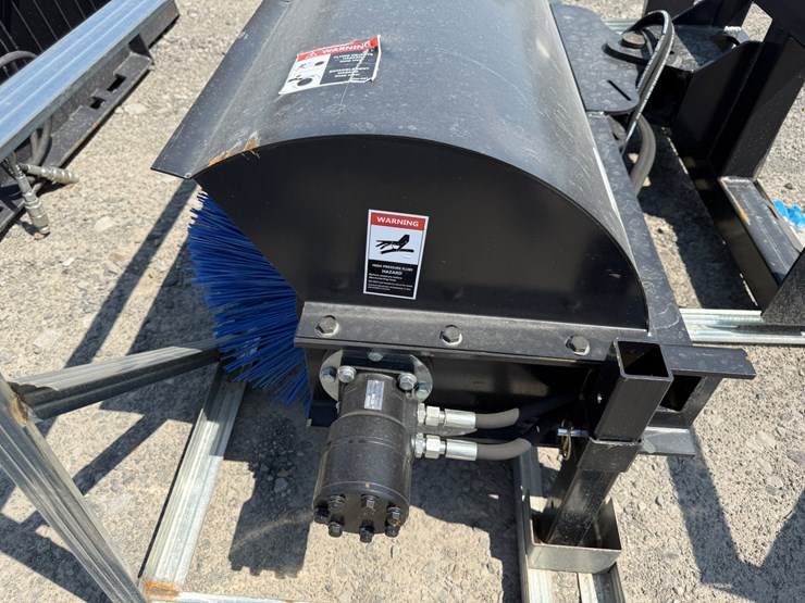 #2079-•-unused-jct-84"-skid-steer-angle-broom-inv#49883-image-9