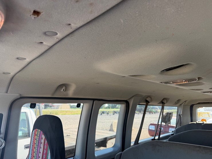 2013-ford-e350-image-83