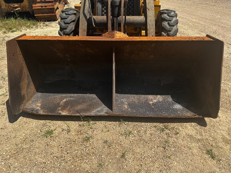 #39312-•-john-deere-310sj-backhoe-image-13