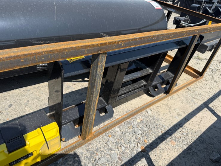#2071-•-unused-mower-king-ssab72-skid-steer-angle-broom-ssab7226052302h-inv#51833-image-12