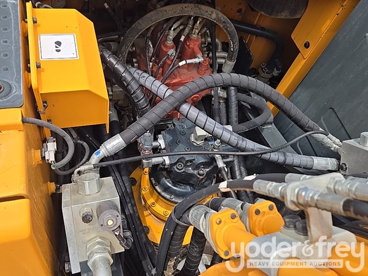 hyundai-hx260l-image-32