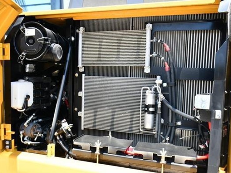 2019-deere-160g-lc-image-11