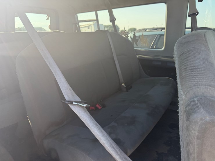 2013-ford-e350-image-69