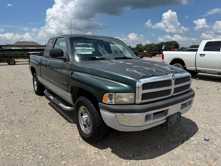 1999-dodge-ram-2500-image-3