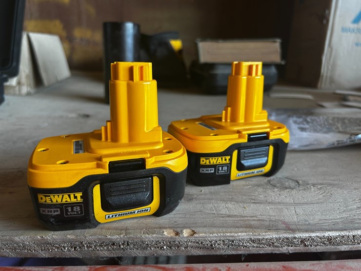 #39134-•-dewalt-cordless-hammer-drill/driver-kit-image-6