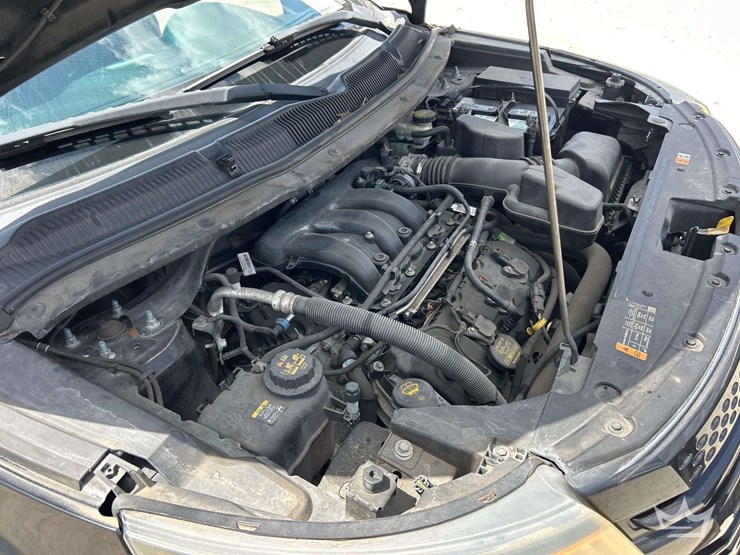 2013-ford-explorer-image-9