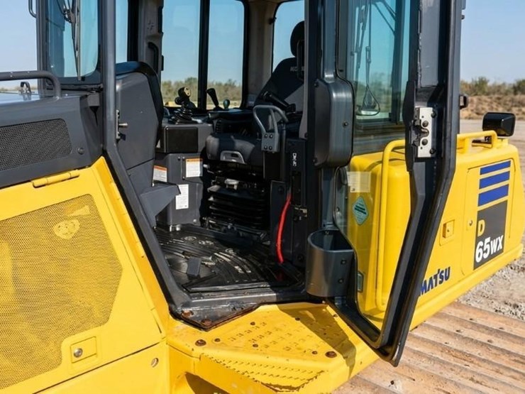 2019-komatsu-d65wx-18-image-19