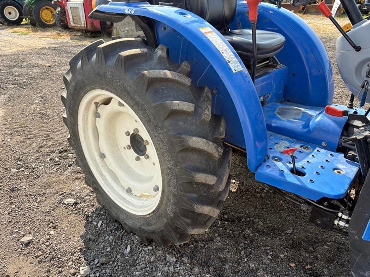 new-holland-110tl-image-11