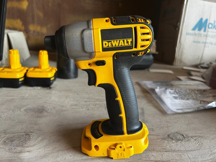 #39134-•-dewalt-cordless-hammer-drill/driver-kit-image-7