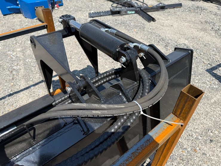 #2064-•-unused-pg772-skid-steer-plate-grabber-cpbzmq2604070-inv#48879-image-8