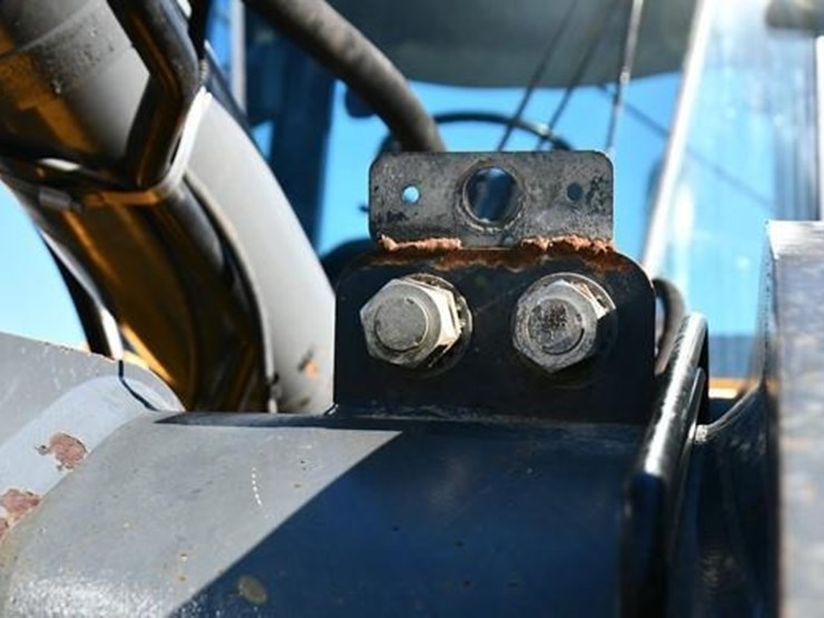 2017-deere-644k-image-30