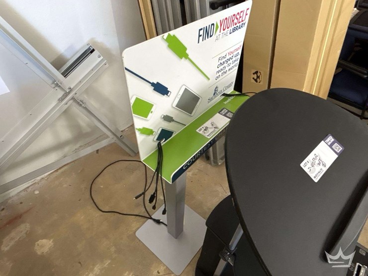 misc--end-table,-cart,-shredder,-podium,-usb-charge-station-image-6