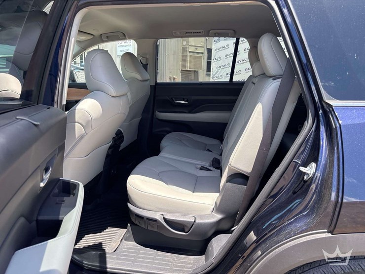 2024-toyota-highlander-image-27