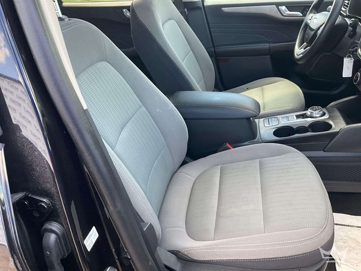 2020-ford-escape-image-29