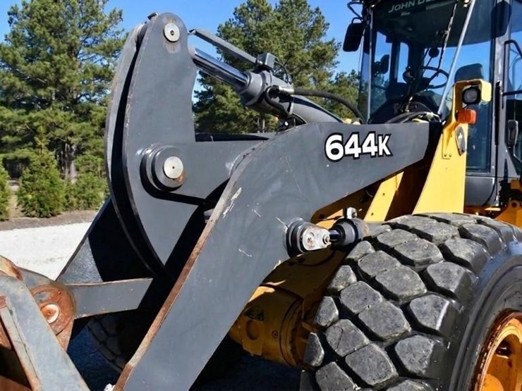 2017-deere-644k-image-10
