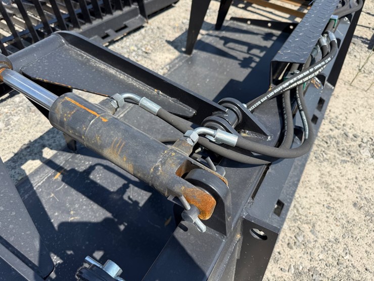 #2067-•-unused-jct-84"-skid-steer-grapple-bucket-inv#49887-image-9