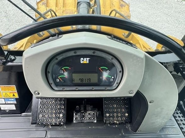 2017-caterpillar-953d-image-22