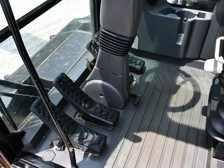 2019-caterpillar-m322f-image-19