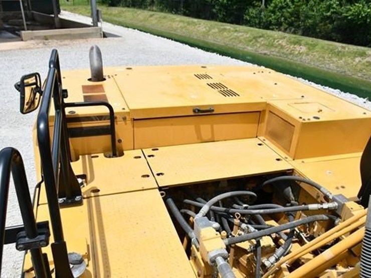 2019-caterpillar-336-image-33