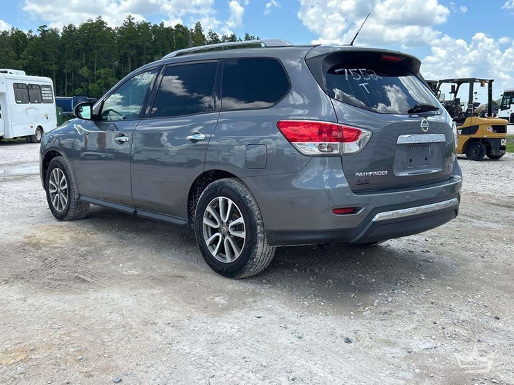 2016-nissan-pathfinder-image-4
