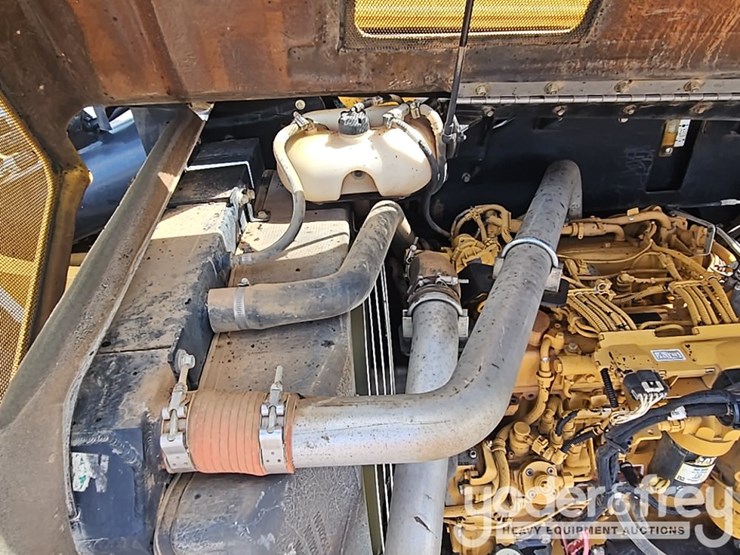 2015-caterpillar-tl943c-image-35