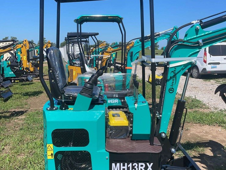 mh13rx-mini-excavator-image-3