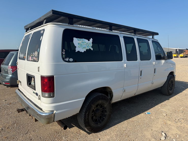 2013-ford-e350-image-3