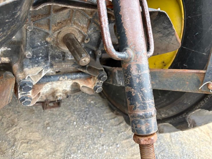 john-deere-3038e-image-3