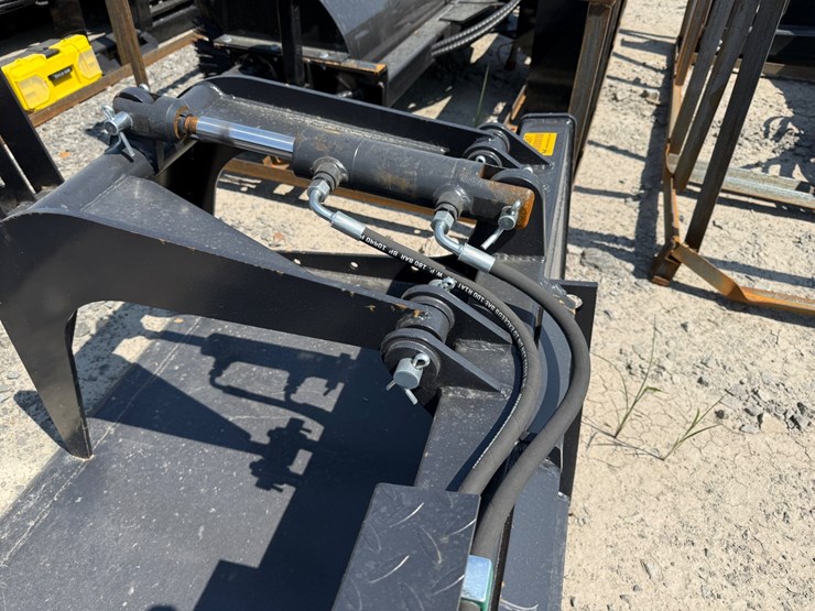 #2067-•-unused-jct-84"-skid-steer-grapple-bucket-inv#49887-image-11