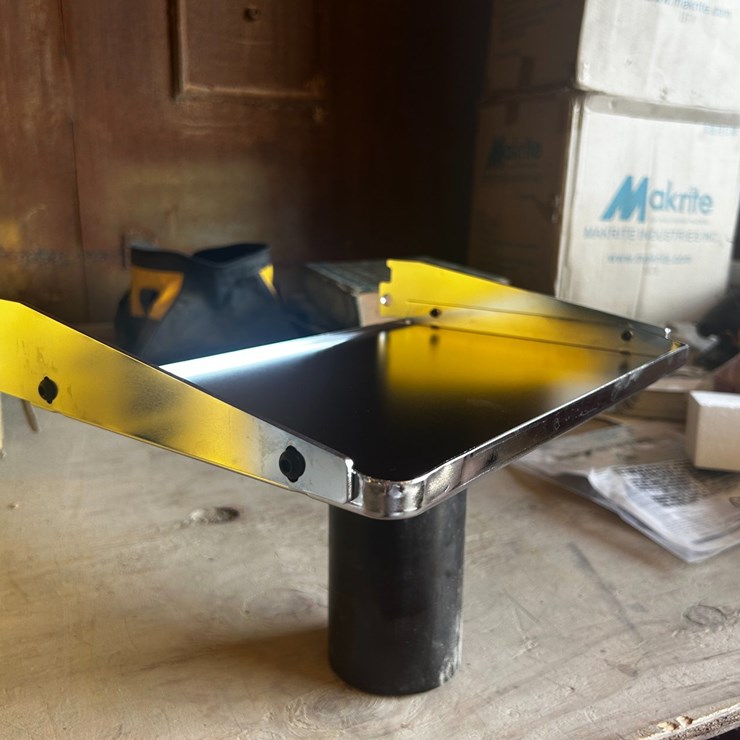 #39132 • DEWALT FOLDING TABLE