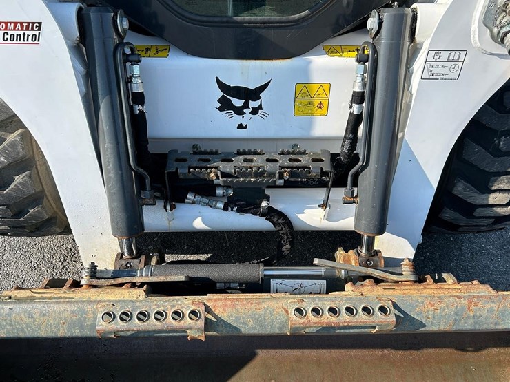 2023-bobcat-s650v2-skid-steer-loader-image-18