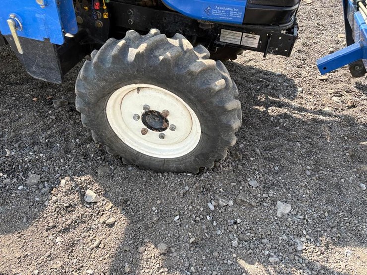 new-holland-110tl-image-10