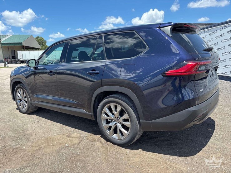 2024-toyota-highlander-image-4