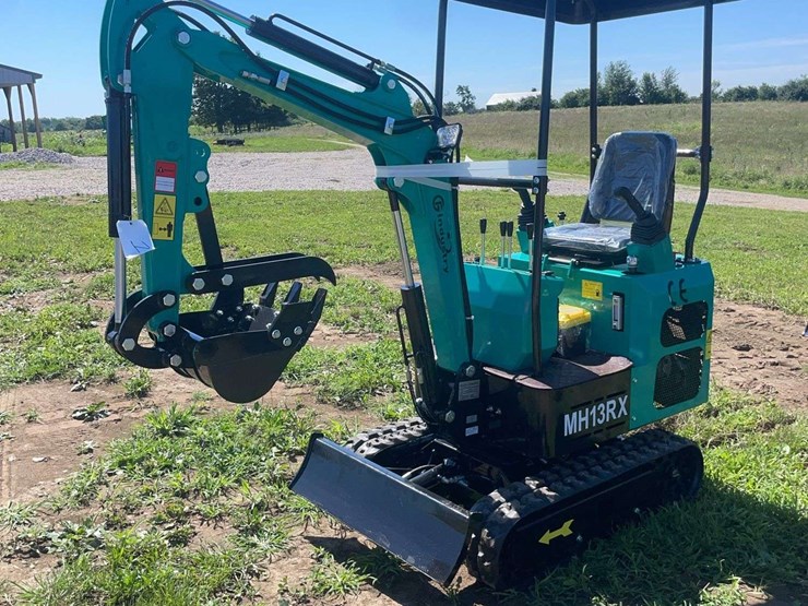 mh13rx-mini-excavator-image-1