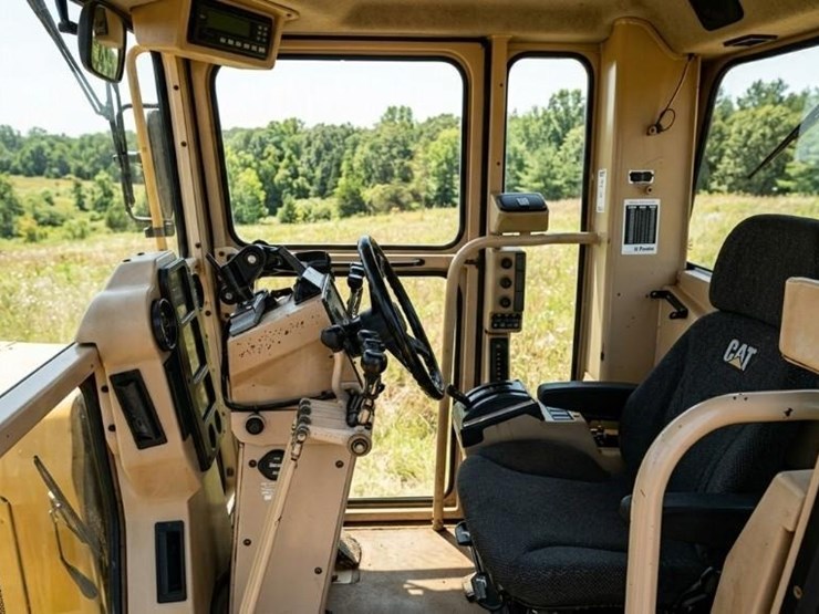 2002-caterpillar-140h-image-15