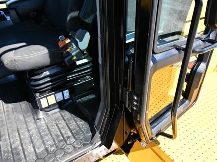 2020-caterpillar-938m-image-25