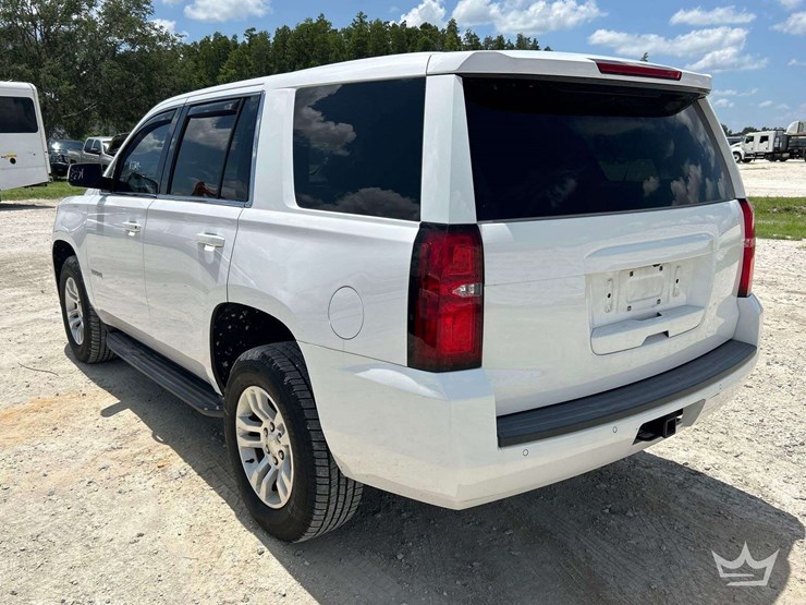 2020-chevrolet-tahoe-image-4