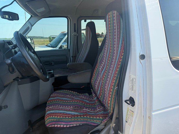 2013-ford-e350-image-77