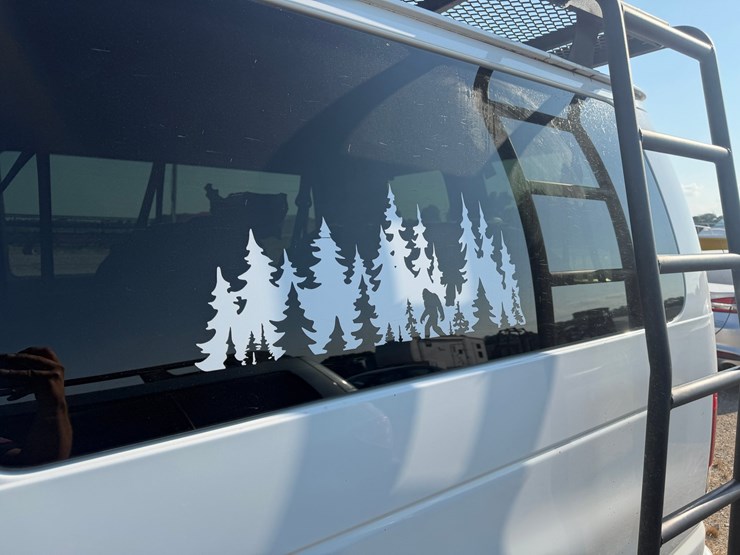 2013-ford-e350-image-27