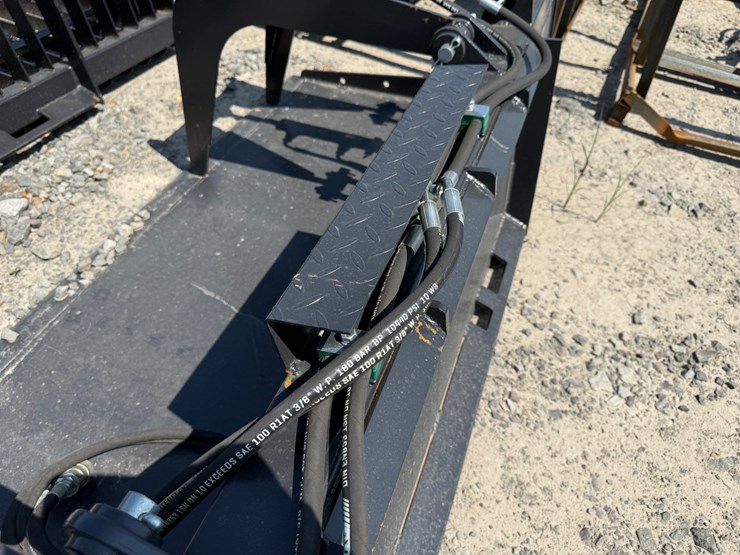 #2067-•-unused-jct-84"-skid-steer-grapple-bucket-inv#49887-image-10
