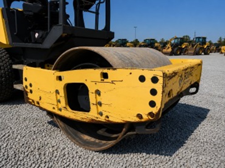 2017-bomag-bw145d-5-image-3