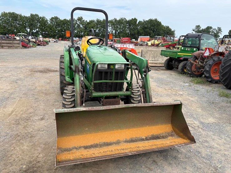 john-deere-3038e-image-10