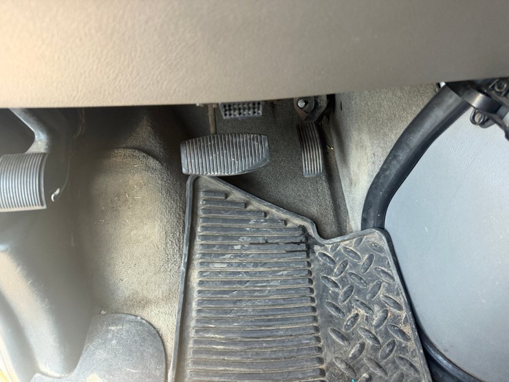 2013-ford-e350-image-79