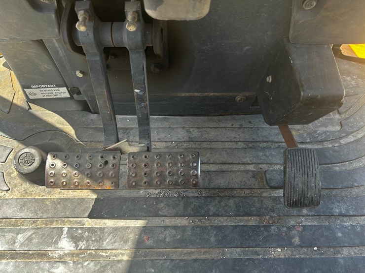 #39312-•-john-deere-310sj-backhoe-image-20