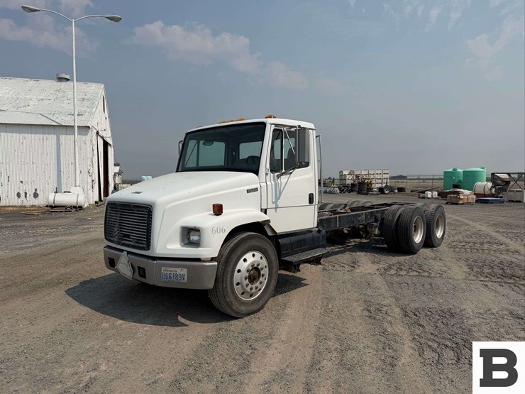 1992-freightliner-fl70-image-2