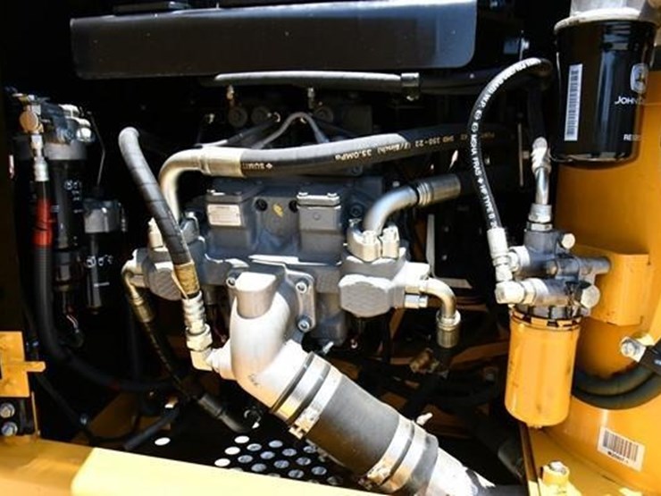 2019-deere-160g-lc-image-42