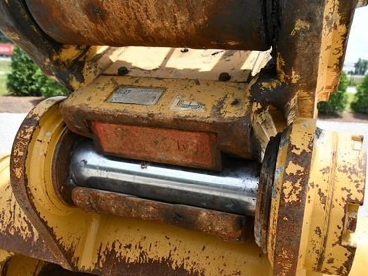2019-caterpillar-336-image-42