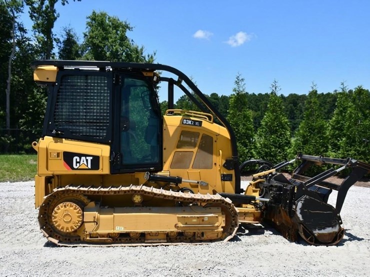 2020-caterpillar-d3k2-xl-image-29