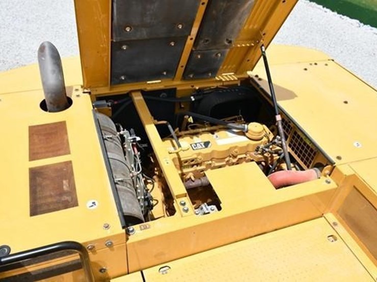2019-caterpillar-336-image-38